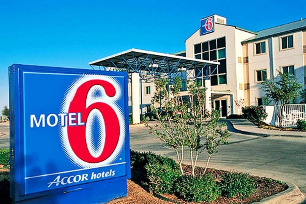 Motel 6-Portland, Or - เกรแชม ภายนอก รูปภาพ