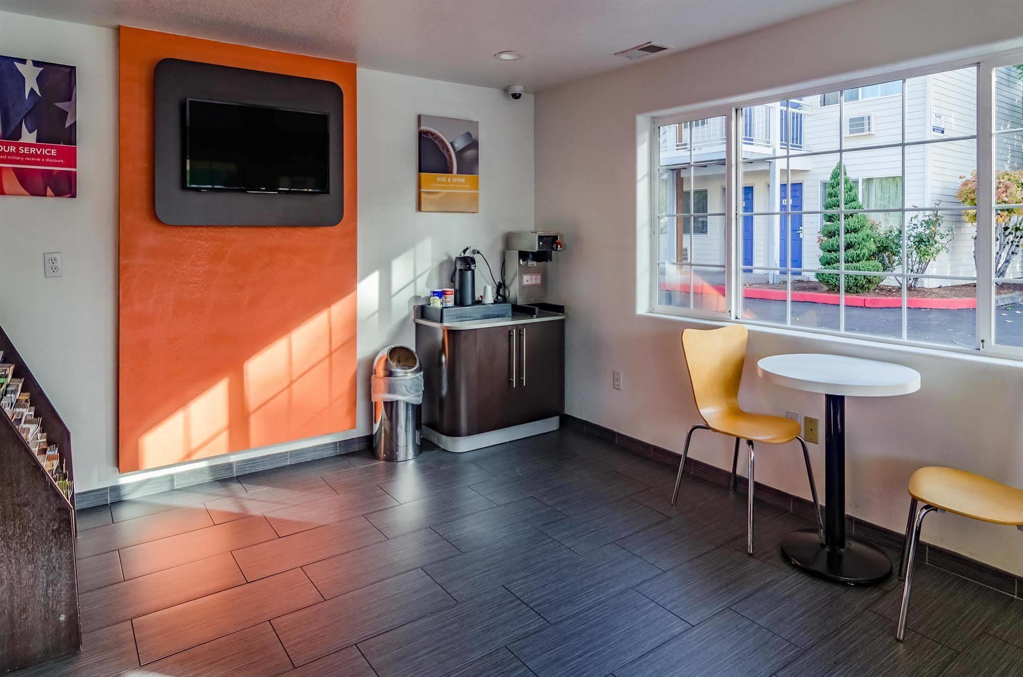 Motel 6-Portland, Or - เกรแชม ภายนอก รูปภาพ