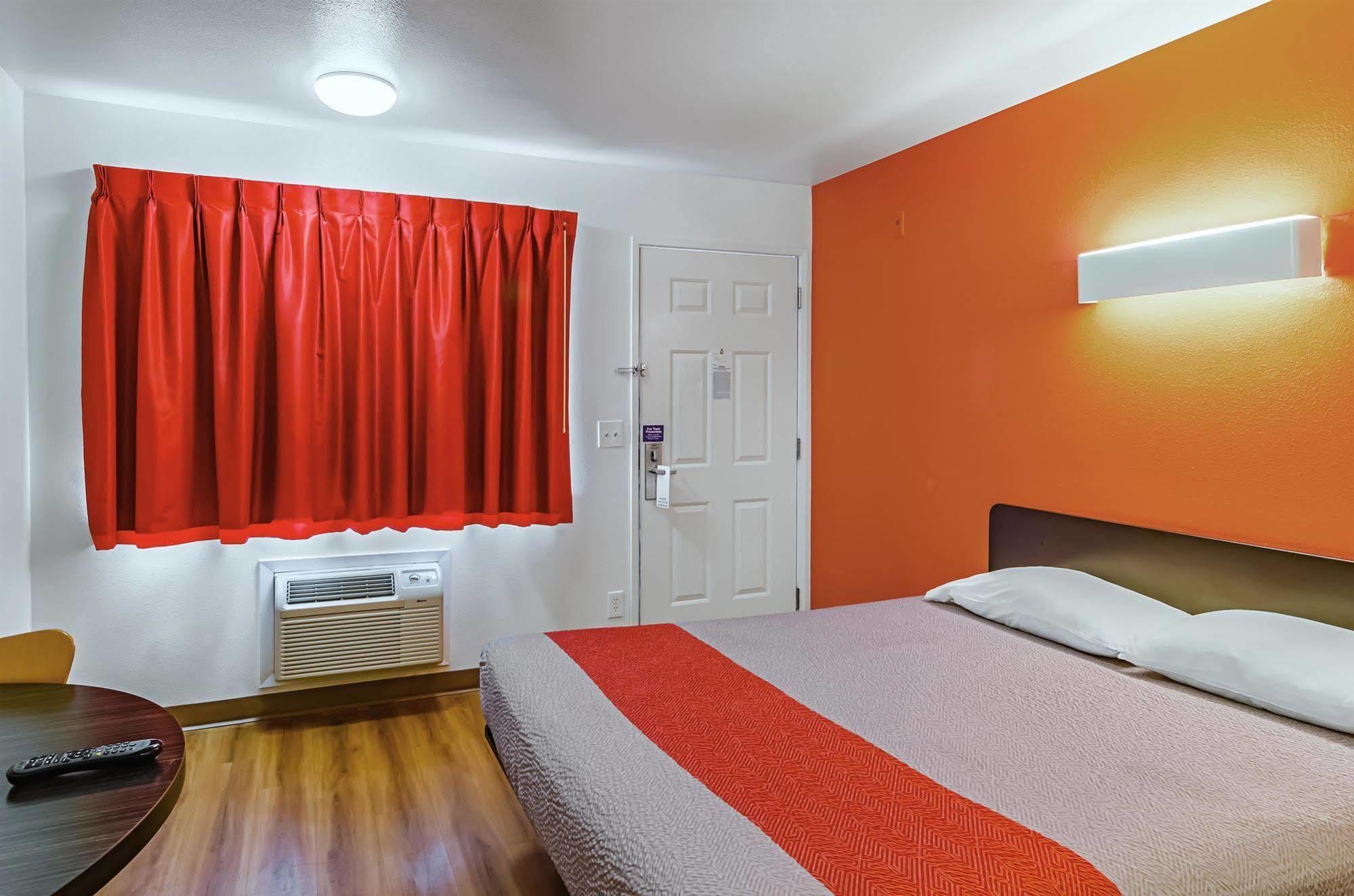 Motel 6-Portland, Or - เกรแชม ภายนอก รูปภาพ