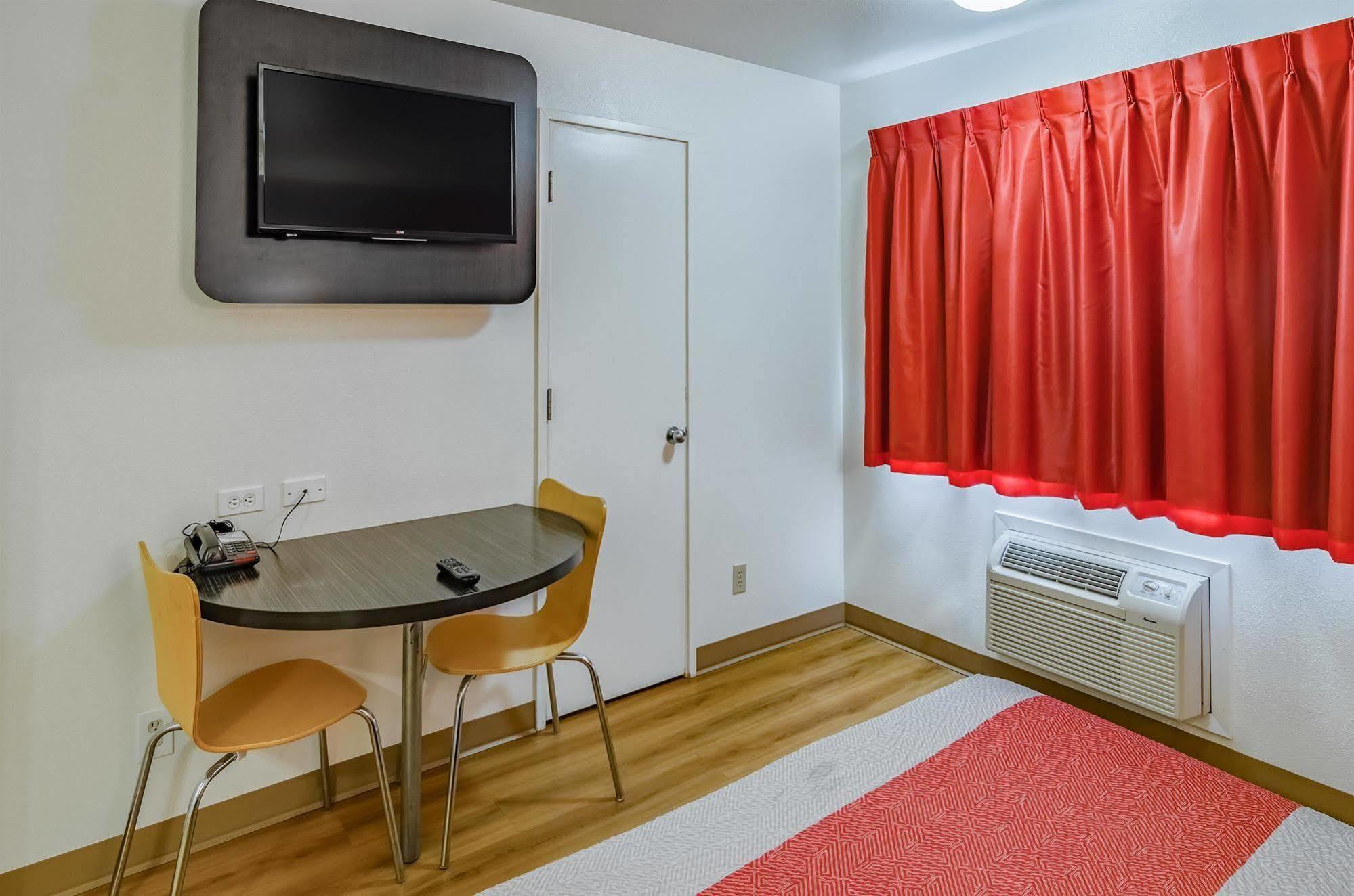 Motel 6-Portland, Or - เกรแชม ภายนอก รูปภาพ