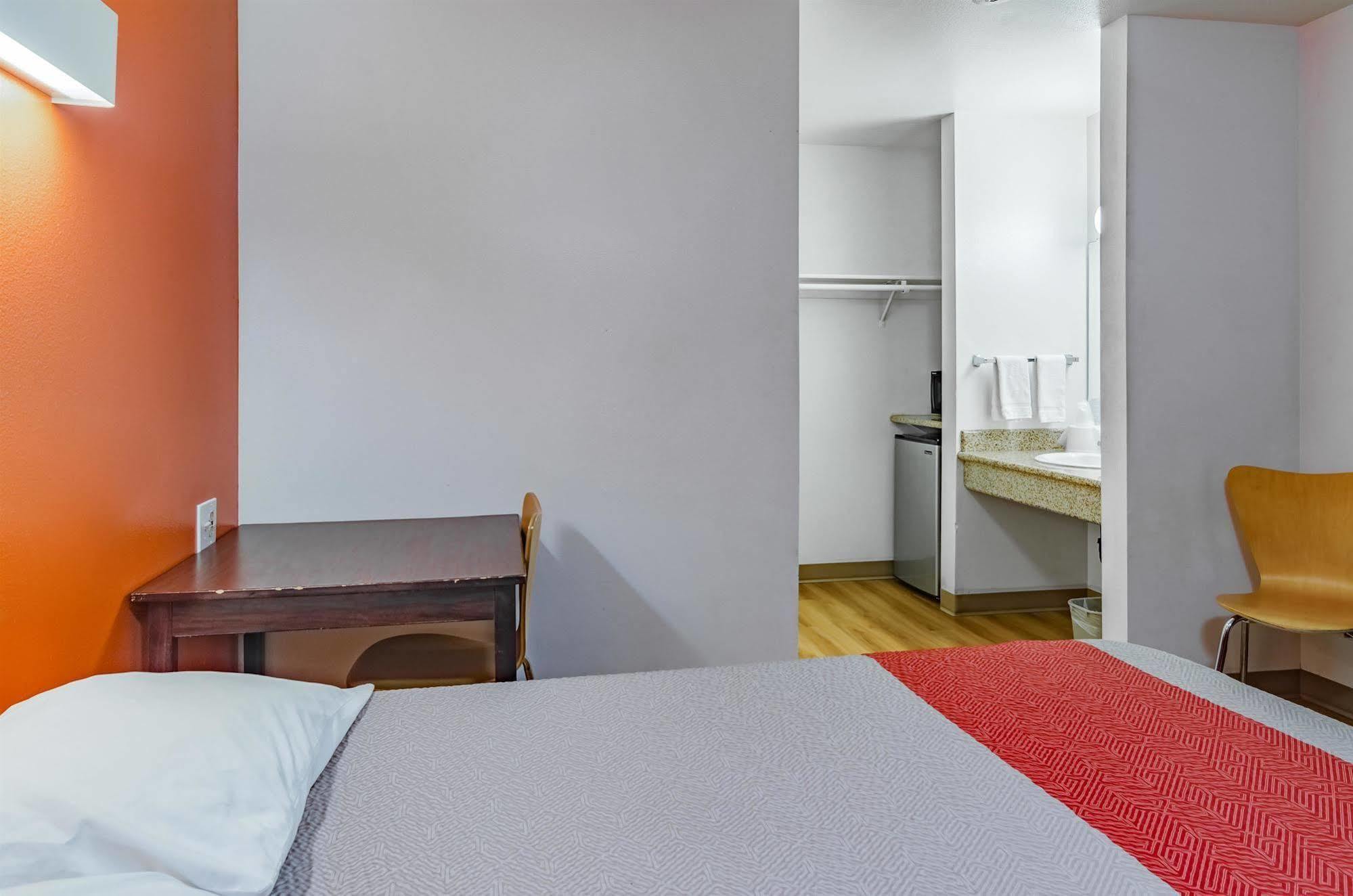 Motel 6-Portland, Or - เกรแชม ภายนอก รูปภาพ
