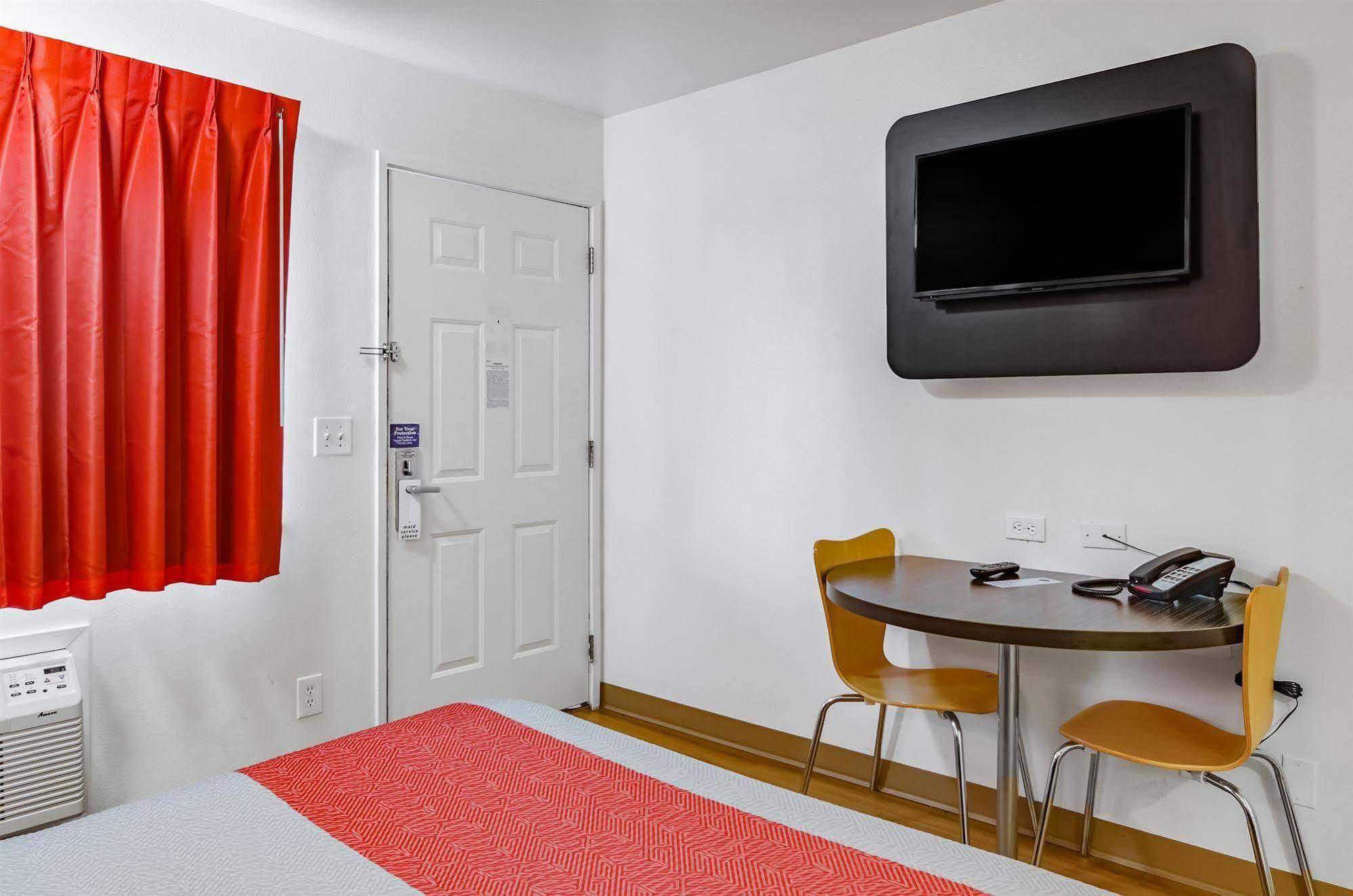 Motel 6-Portland, Or - เกรแชม ภายนอก รูปภาพ