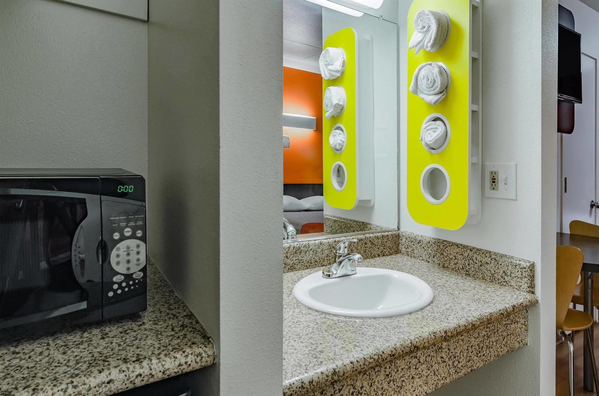 Motel 6-Portland, Or - เกรแชม ภายนอก รูปภาพ