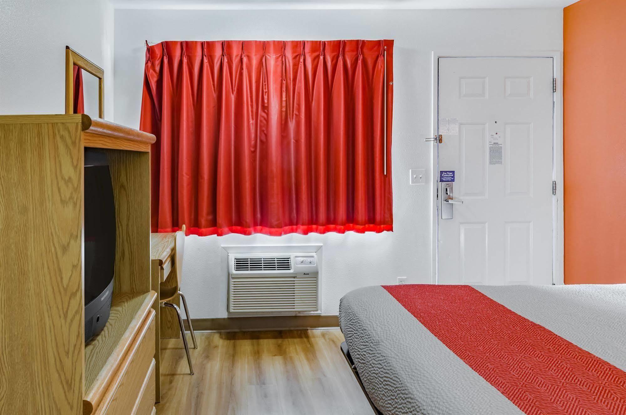 Motel 6-Portland, Or - เกรแชม ภายนอก รูปภาพ