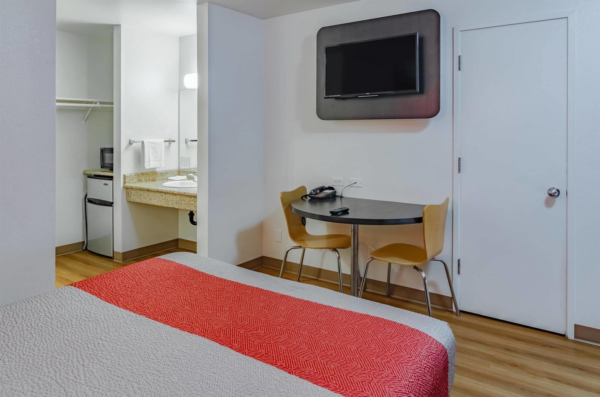 Motel 6-Portland, Or - เกรแชม ภายนอก รูปภาพ