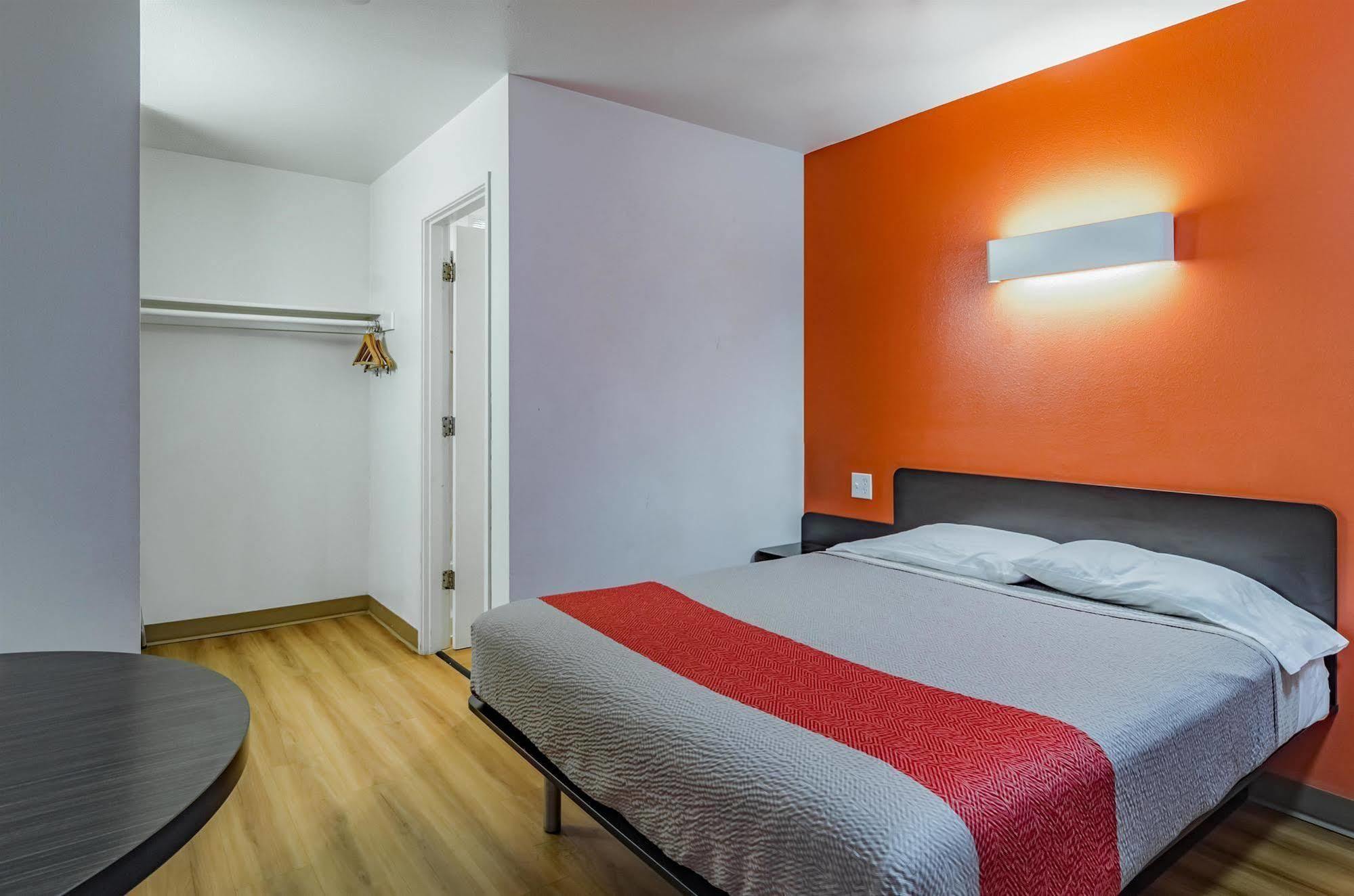 Motel 6-Portland, Or - เกรแชม ภายนอก รูปภาพ
